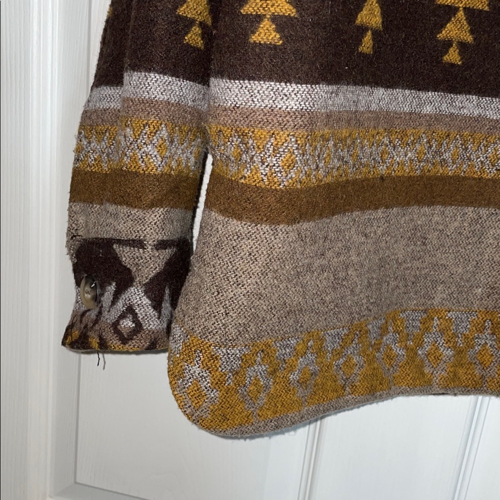 Women's Patterned Zip-Up Jacket - Brown and Yellow - Picture 3 of 8